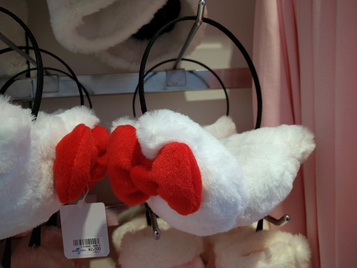 ハローキティのイヤーマフ キャステル Castel ディズニー情報 ハローキティのイヤーマフ キャステル Castel ディズニー情報