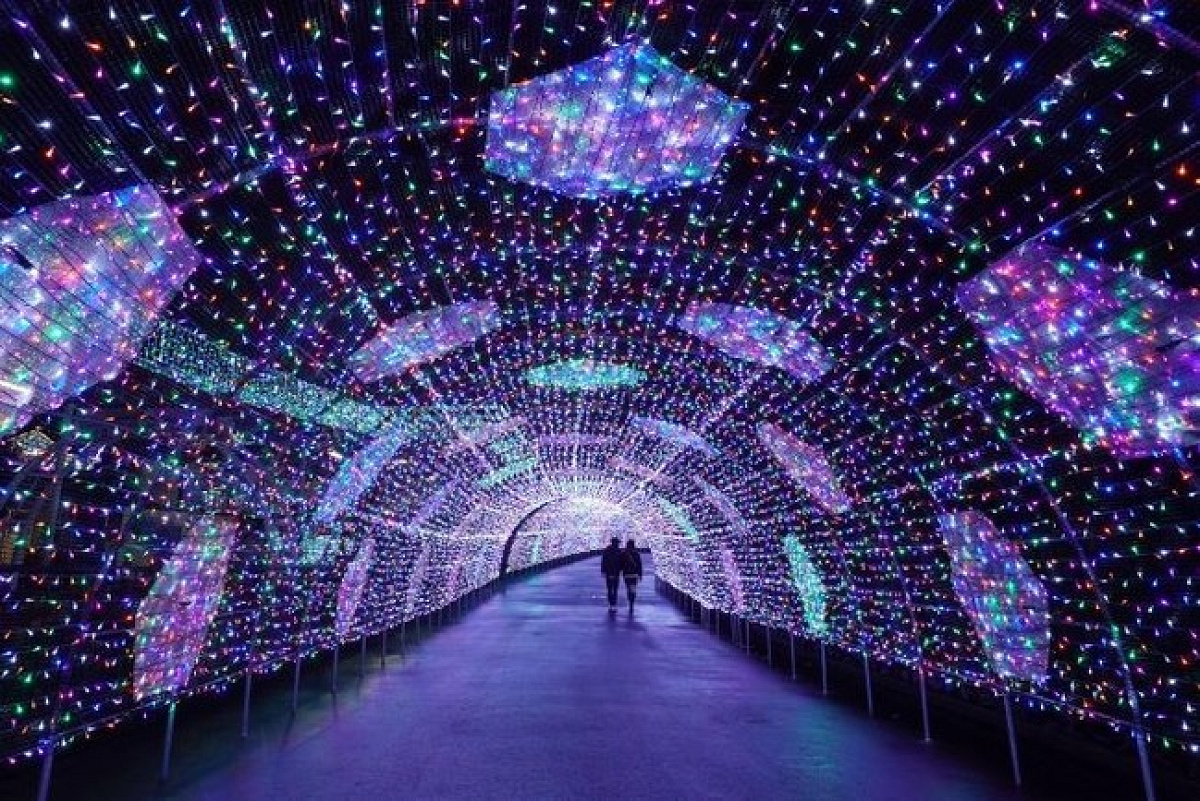 よみうりランドのイルミネーション キャステル CASTEL ディズニー情報