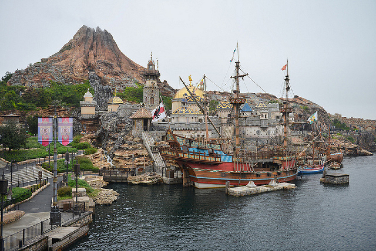 メディテレーニアンハーバーに浮かぶガリオン船は圧巻 キャステル Castel ディズニー情報