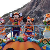 【2026】TDS「ディズニー・ハロウィーン・グリーティング」はどんなショー？登場キャラクターや開催期間まとめ