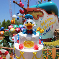 【2026完全版】ドナルドダックの誕生日は6月9日！お祝いイベントはある？ディズニーのどこでお祝いできる？