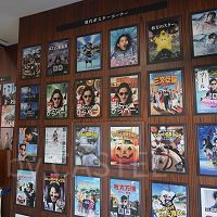 【ひらかたパーク】ひらパー兄さんの歴史と面白いと話題の歴代ポスターをご紹介！