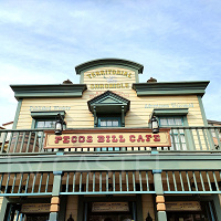 【ペコスビル・カフェ】メニュー＆値段まとめ！チュロス・ポークライスロールなどを販売！