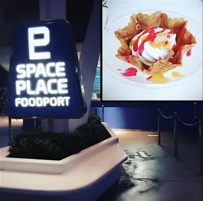 スペースプレース・フードポートの看板
