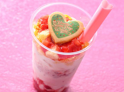 ケーキドリンク（ストロベリー）：700円