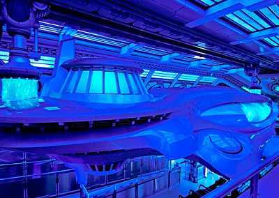 未知のエネルギーを貯めた宇宙船