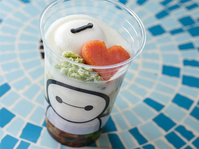 ベイマックスのカップ入り冷やしうどん（プラザパビリオン・レストラン）