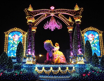 美女と野獣』のディズニープリンセス「ベル」とは？会える場所＆グッズ