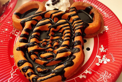 パークのフードも好きなだけ食べられる？