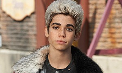 カルロス（キャメロン・ボイス）