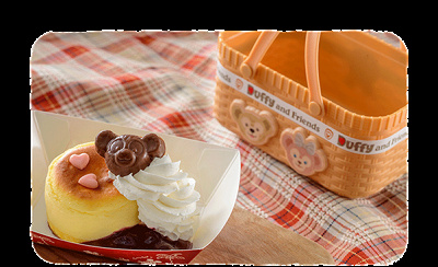 チーズケーキとベリーソース