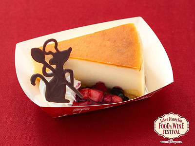 チーズケーキ、ミックスベリーソース