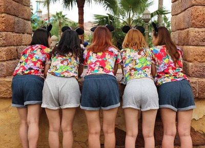 カラフルなディズニーTシャツ☆