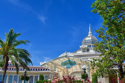 クリスタルパレス・レストラン外観