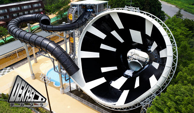 東京サマーランドの名物・DEKASLA (デカスラ)