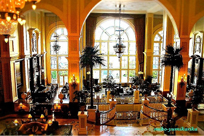 ロビーから見たドリーマーズラウンジ