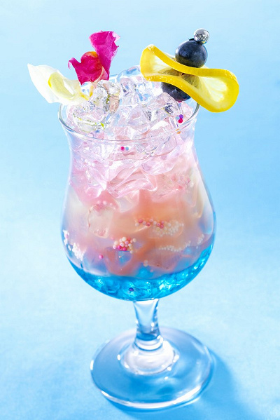 「ダッフィー＆フレンズ20周年：カラフルハピネス」スペシャルドリンク