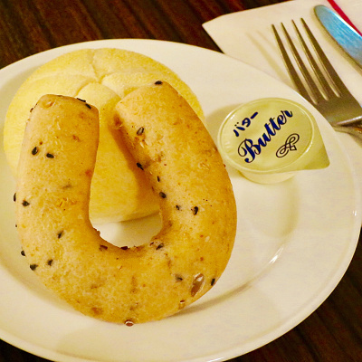 おかわり自由のパン