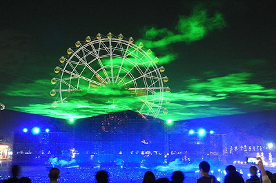 東武動物公園のイルミネーションと観覧車
