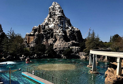 潜水艦に乗って冒険しよう!