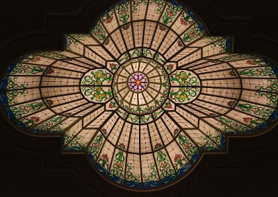 ロビーを見上げると素敵な天井が♡どこにミッキーがいるか分かりますか?