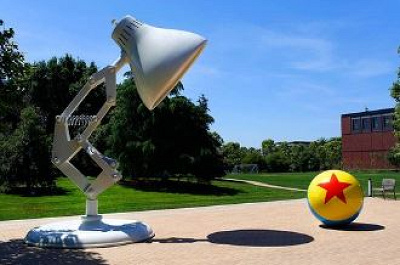 ルクソー Jr.とピクサーボール