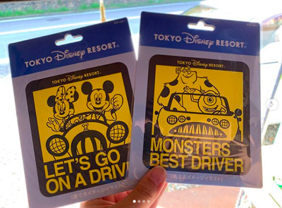 ミッキー&ミニーの車用ステッカーとマイク&サリーの車用ステッカー