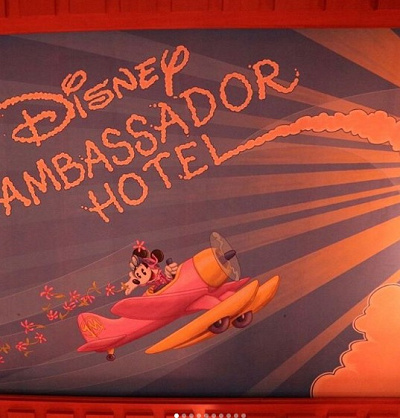 天井からミニーがゲストをお出迎え♪