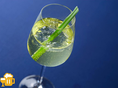 オリジナルカクテル(ウォッカ&レモン、ハーブリキュール、レモングラス)