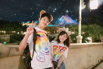 レインボーTシャツコーデ