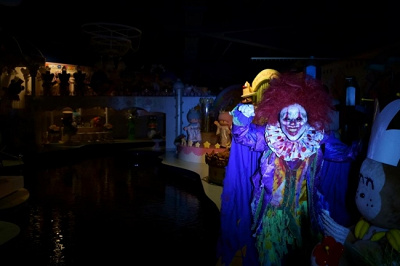 暗闇のサンリオキャラクターボートライド