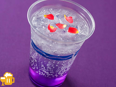 スパークリングカクテル（バイオレットリキュール＆ローズ）