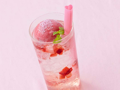 スパークリングドリンク（ライチー、ベリーシャーベット）