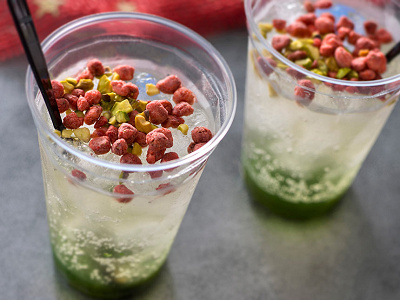 スパークリングワインカクテル（フルーツ＆ピスタチオ）