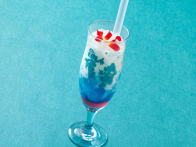 スペシャルドリンク（ヨーグルト、ブルーゼリー、サクラシロップ）コレクタブルグラス付き