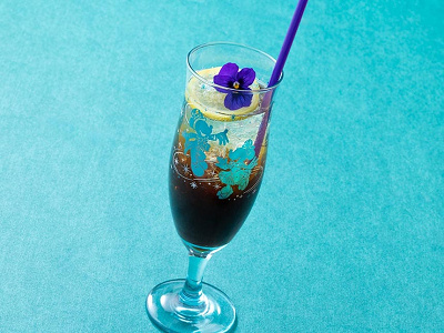 スペシャルソフトドリンク（ピーチシロップ、レモングラスシロップ、ウーロン茶）コレクタブルグラス付き