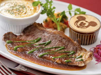 おすすめの秋ディズニーフード：ステーキプレート