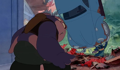 怪力を持つスティッチ