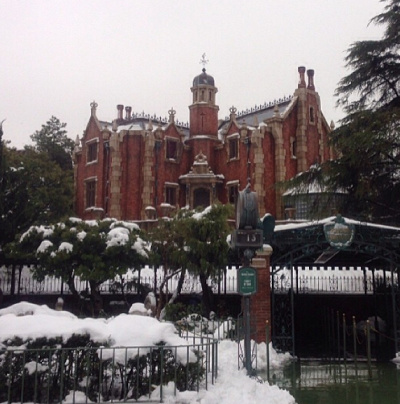 右側にあるのがサンルーム