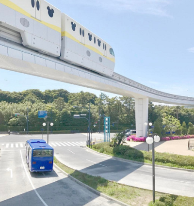 舞浜駅前は様々な交通機関が