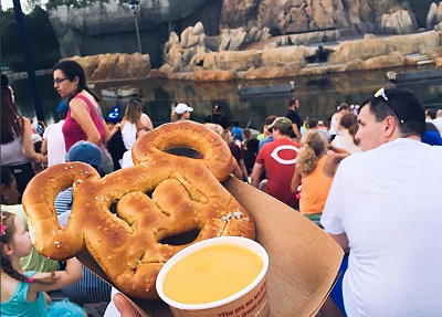 WDW名物「ミッキープレッツェル」