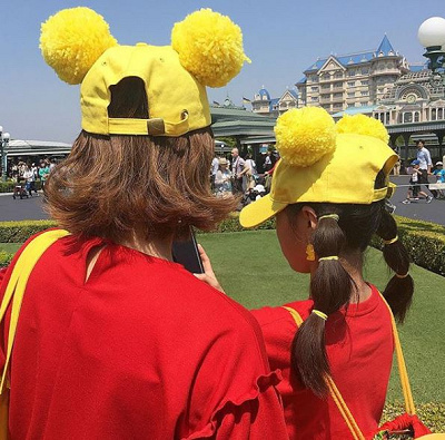 プーさん帽子×赤Tシャツ