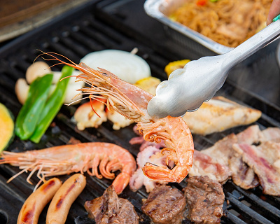 シーフードたっぷりのBBQが味わえるYAKIYA
