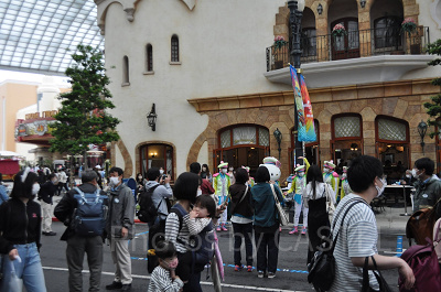 ハローキティハピネスブラスバンドのグリーティング風景