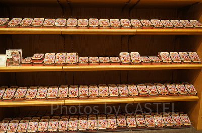 37周年デザインの記念グッズ（お菓子）