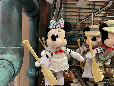 39周年ぬいぐるみバッジ（ミニー）