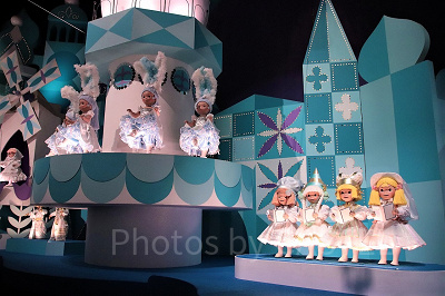 イッツ・ア・スモールワールドの人形にキャラクターが登場？！