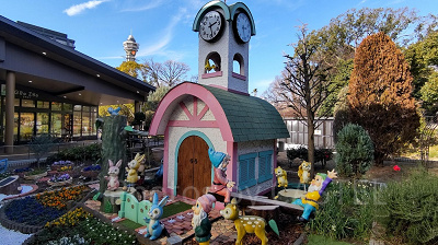 白雪姫をモチーフにした時計台