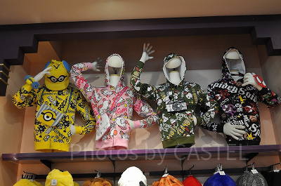 記念日はパーカーでおソロコーデもいいね／USJのディスプレイ