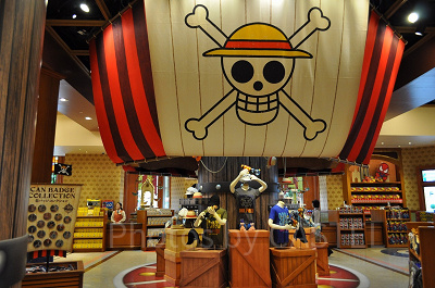 麦わらの一味をイメージした店内：USJカリフォルニアコンフェクショナリー